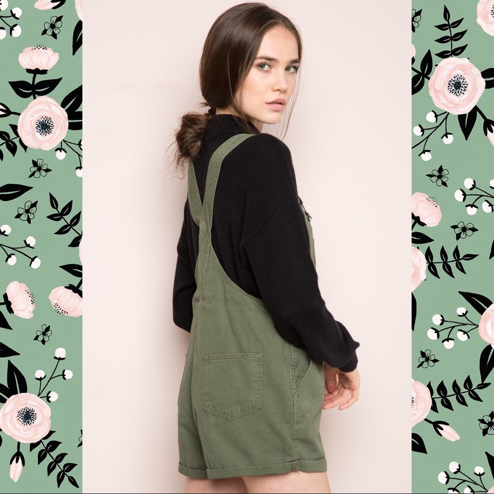 Brandy Melville Green Overalls 💚